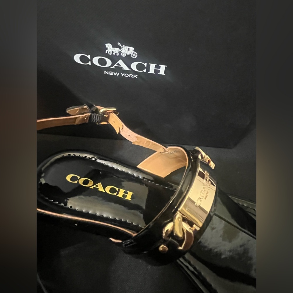 🛍️NIB Coach Black Sandals with Gold Details - Size 7.5 - Picture 5 of 7